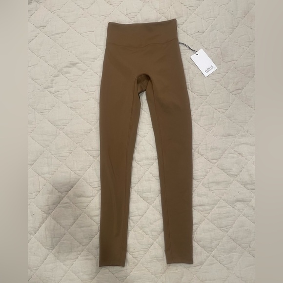 NWT Girlfriend Collective Luxe Leggings size XS in ‘Beachwood’ - Picture 2 of 10